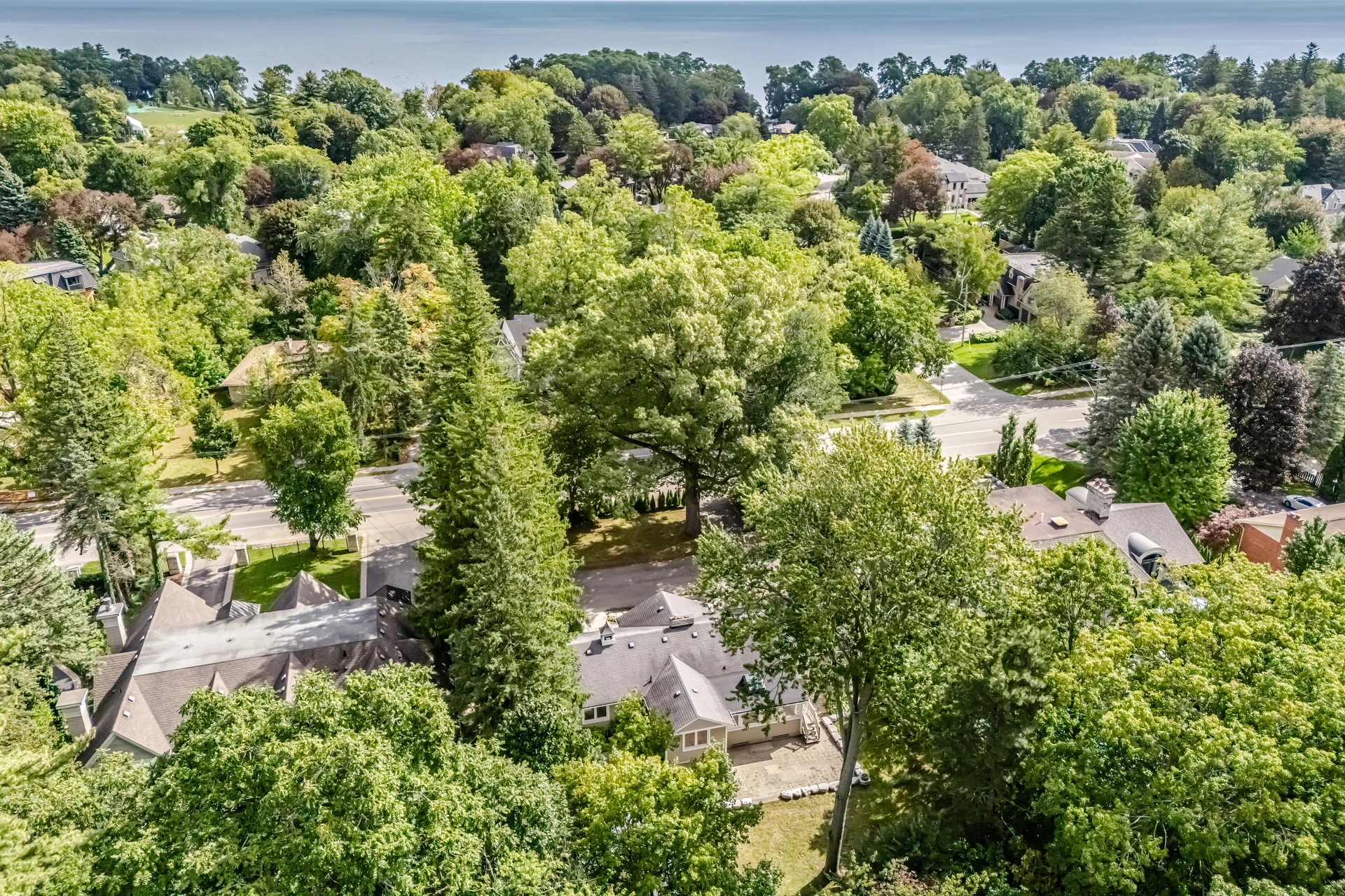 1037 Lakeshore Road West, Oakville - photo 8