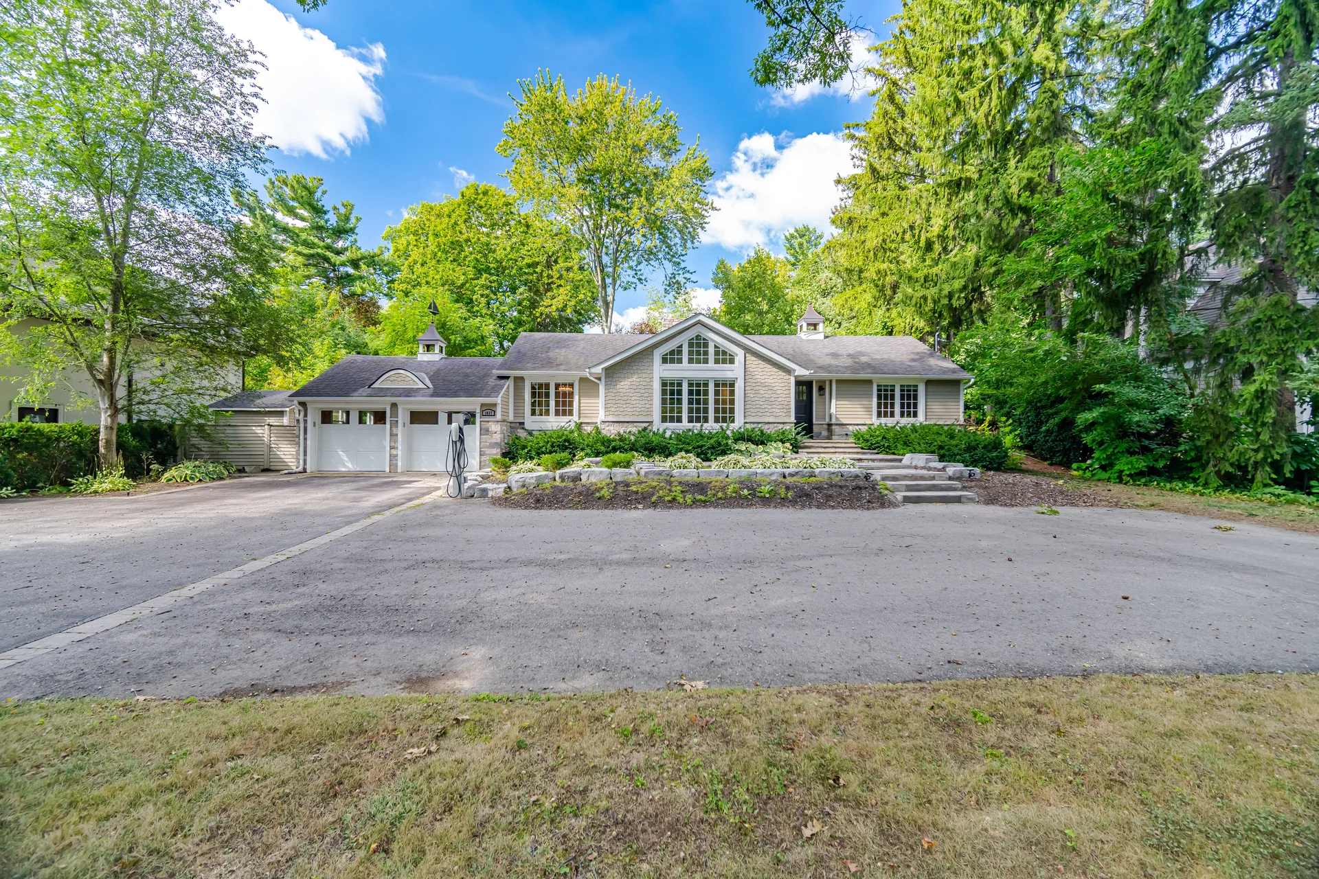 1037 Lakeshore Road West, Oakville - photo 13