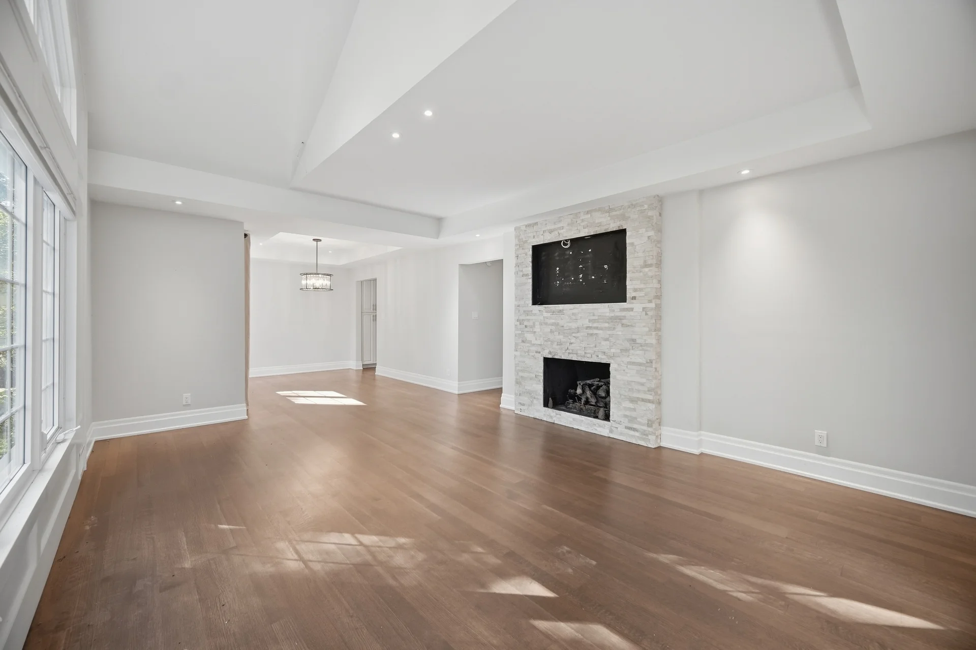 1037 Lakeshore Road West, Oakville - photo 27