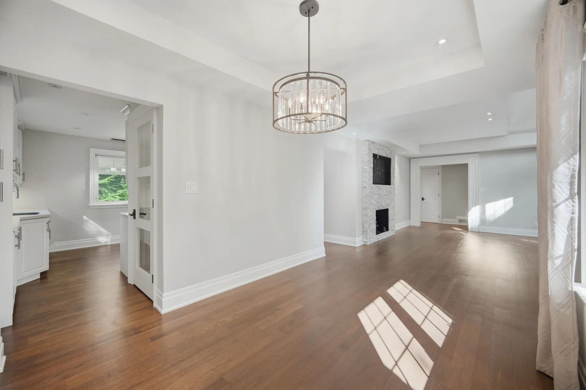 1037 Lakeshore Road West, Oakville - photo 30