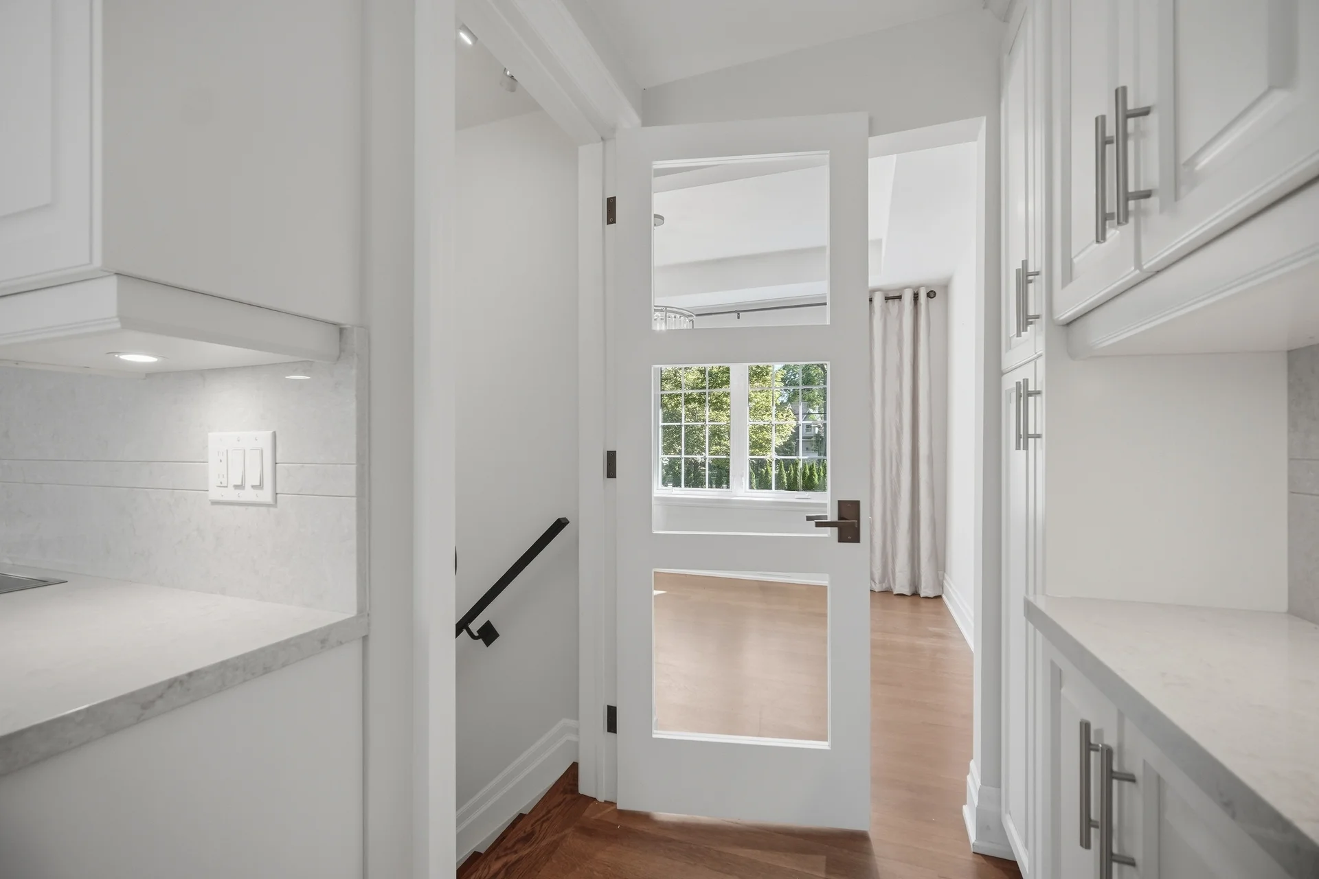 1037 Lakeshore Road West, Oakville - photo 51