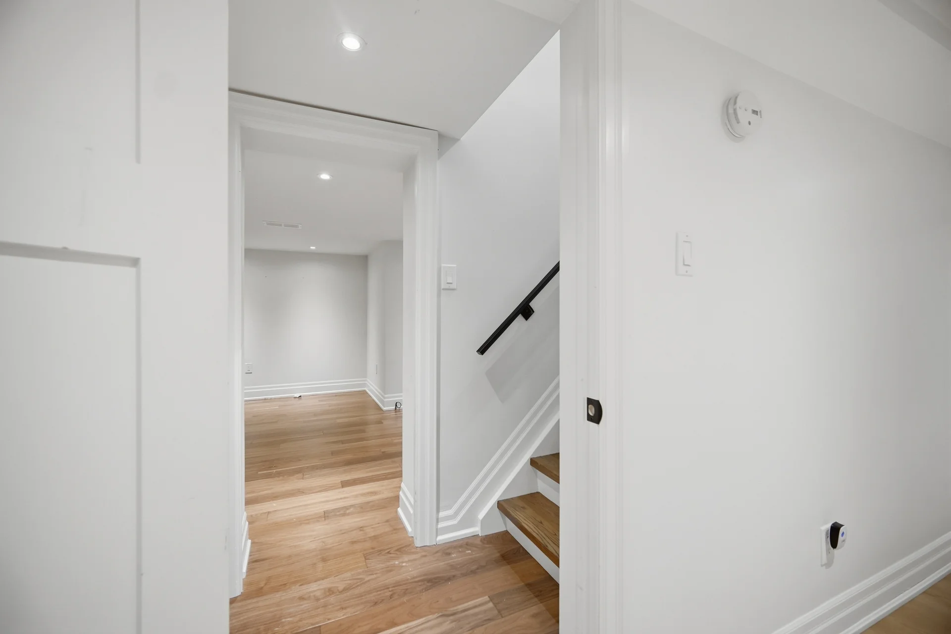 1037 Lakeshore Road West, Oakville - photo 52