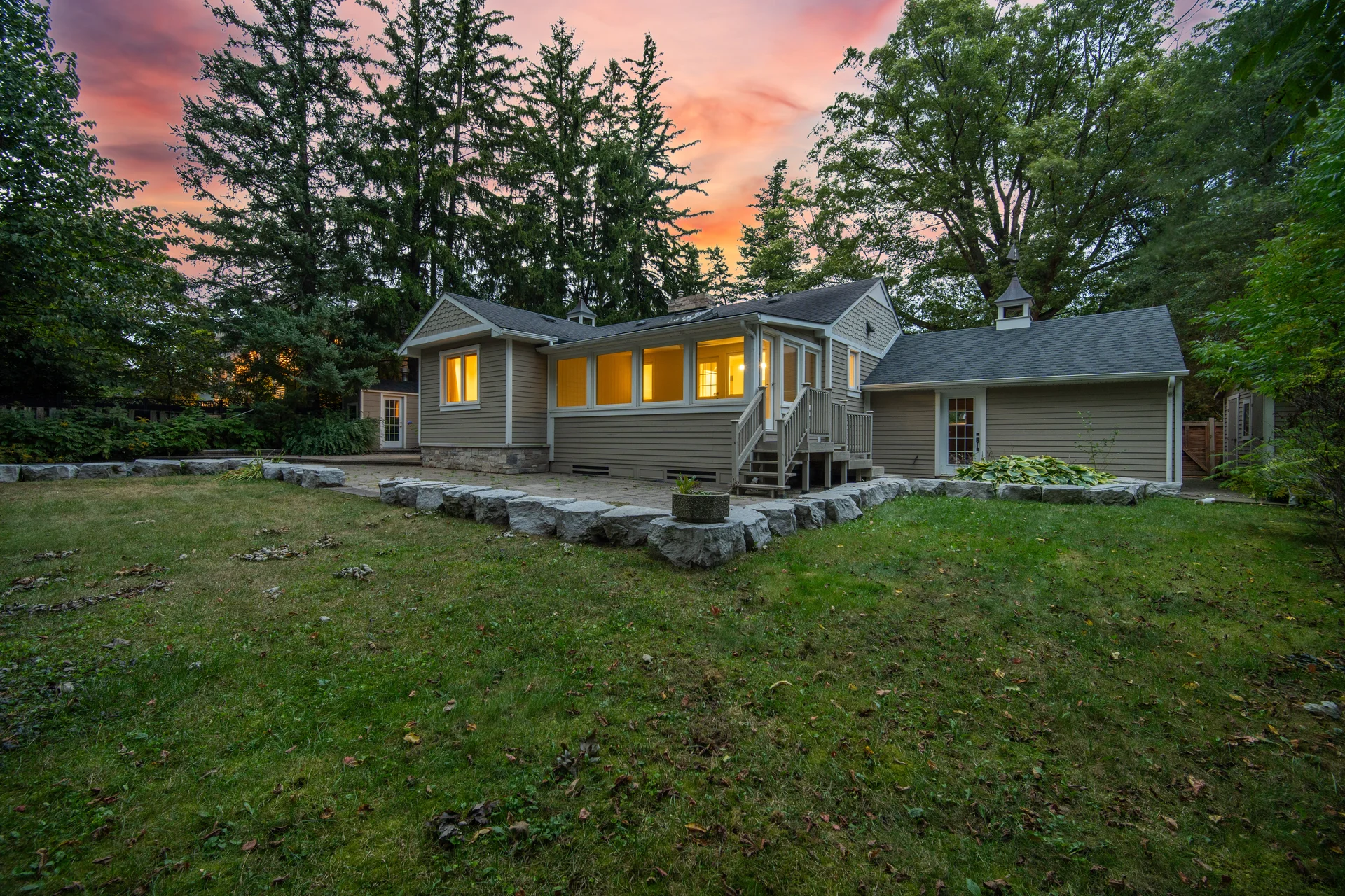 1037 Lakeshore Road West, Oakville - photo 85