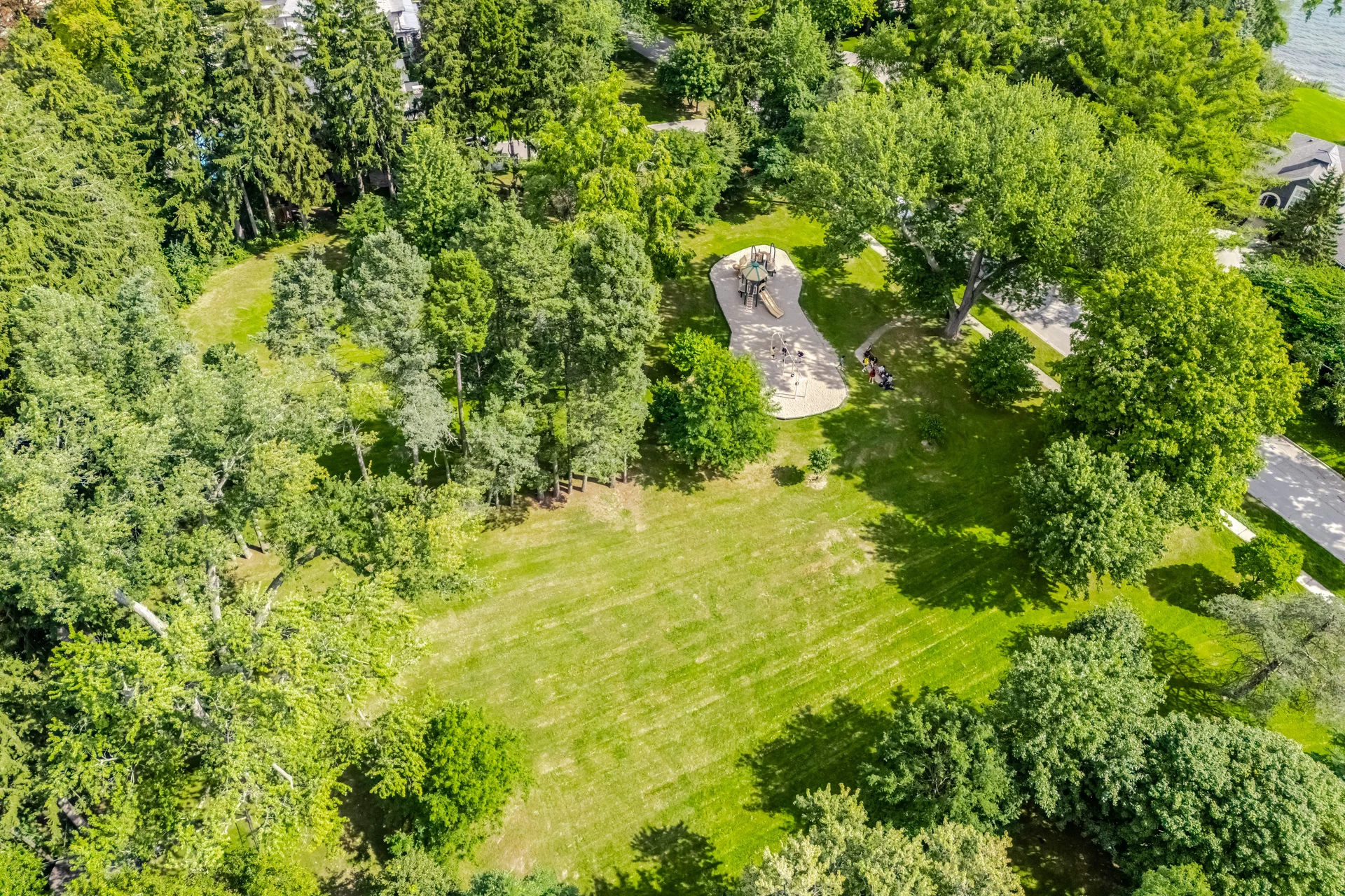 1037 Lakeshore Road West, Oakville - photo 102