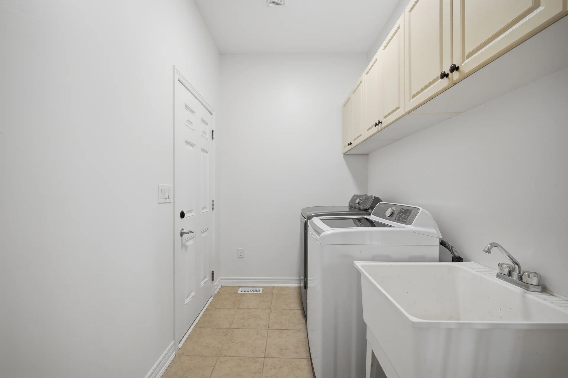 8 Farmhouse Crescent, Richmond Hill - photo 27