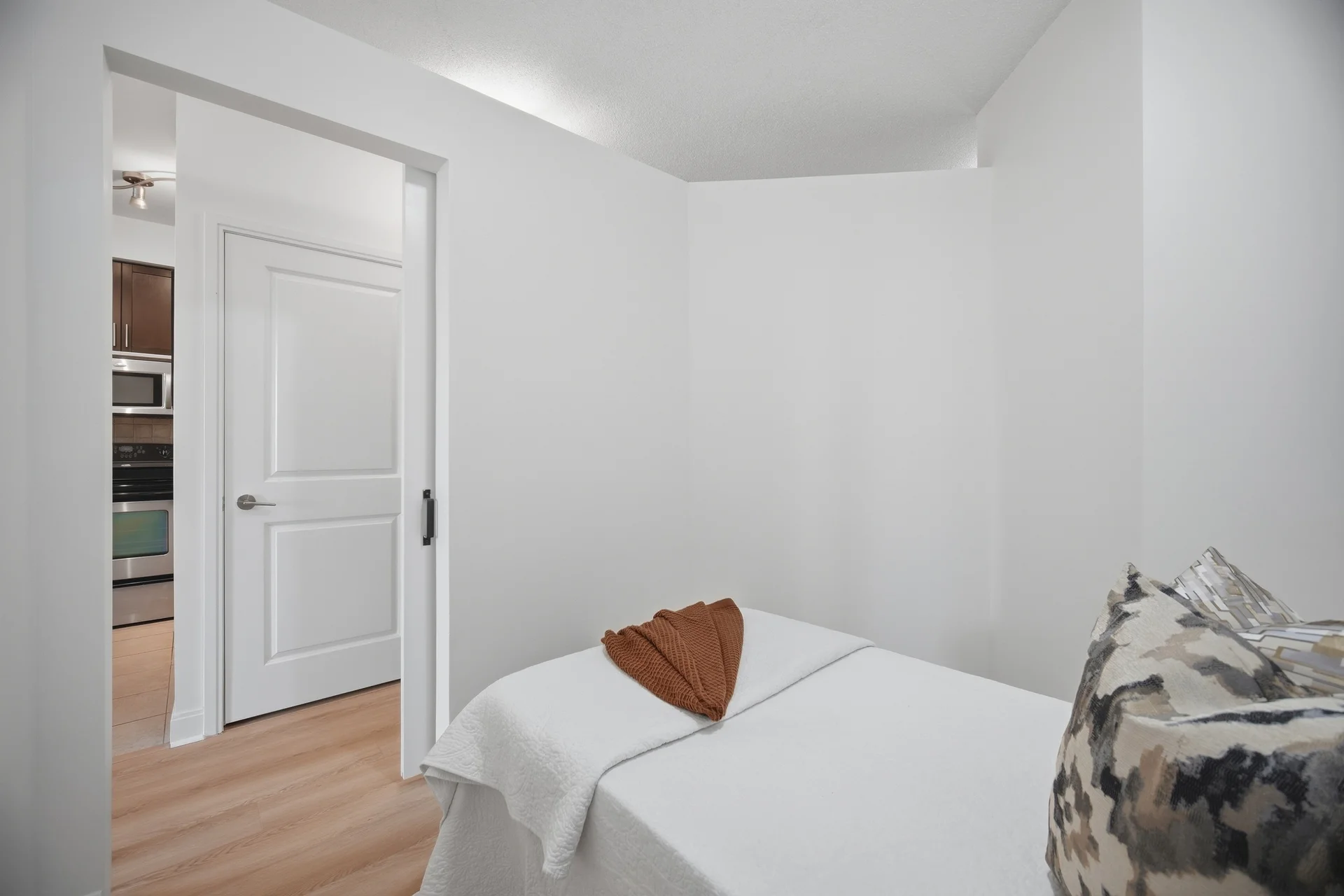 #607-80 Absolute Avenue, Mississauga - photo 33