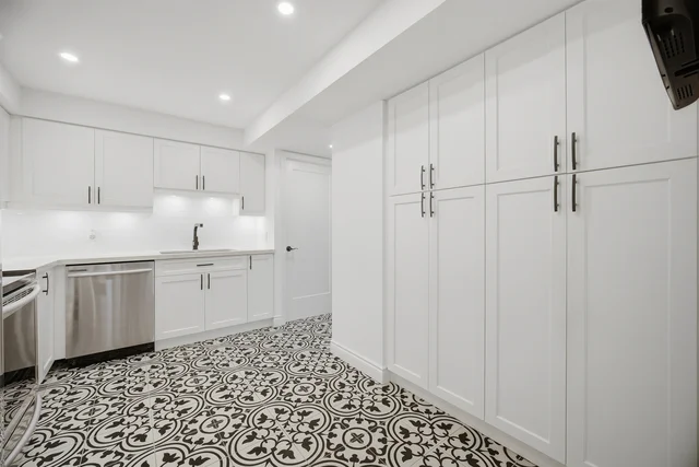 #320-150 Wilson Street West, Ancaster - photo 17