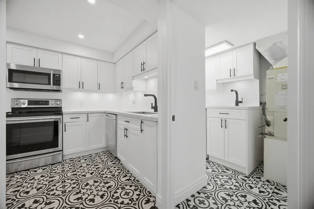 #320-150 Wilson Street West, Ancaster - photo 20