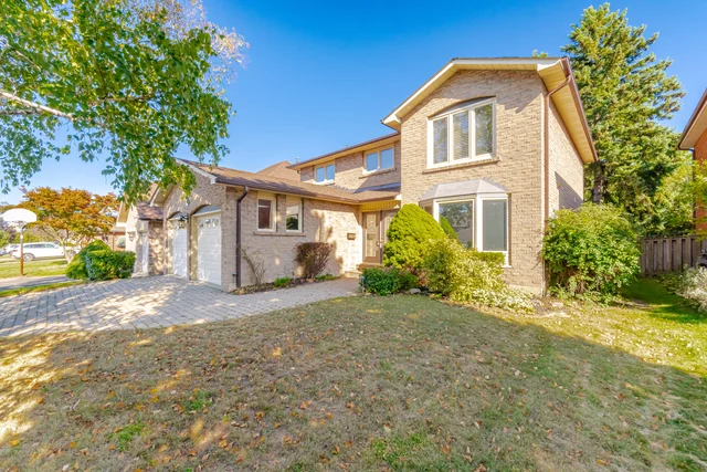 1572 Maple Ridge Drive, Mississauga - photo 3