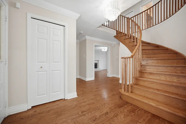 1572 Maple Ridge Drive, Mississauga - photo 8