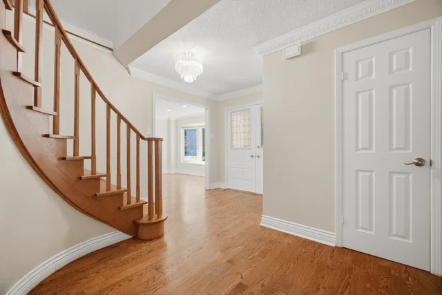 1572 Maple Ridge Drive, Mississauga - photo 9