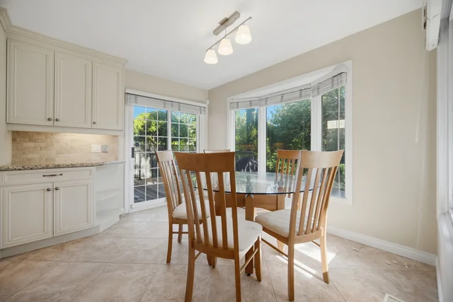 1572 Maple Ridge Drive, Mississauga - photo 16