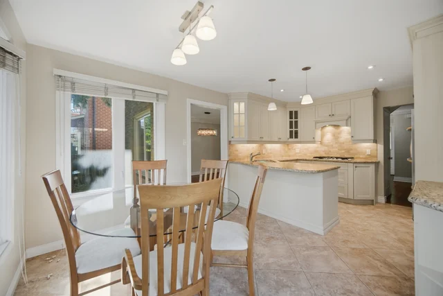 1572 Maple Ridge Drive, Mississauga - photo 18