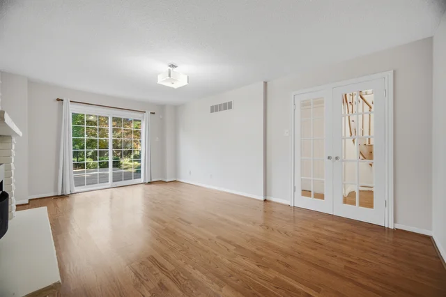 1572 Maple Ridge Drive, Mississauga - photo 23