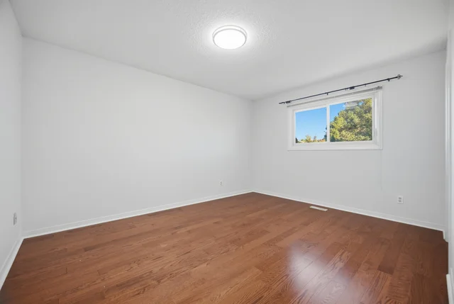 1572 Maple Ridge Drive, Mississauga - photo 32