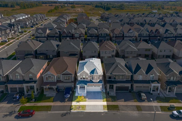 44 Rochester Drive, Barrie - photo 2