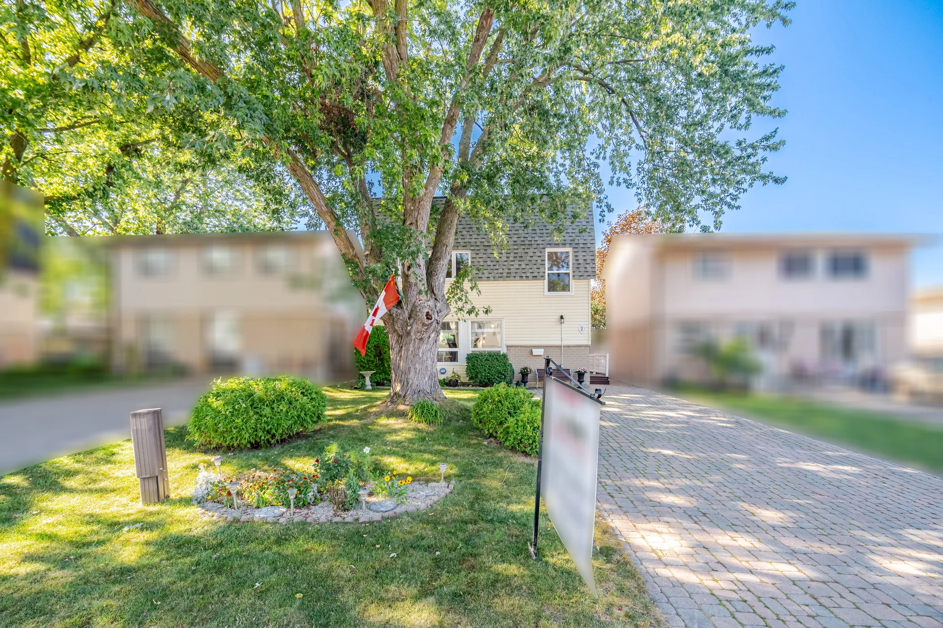 2 Grove Park Square, Brampton - photo 4