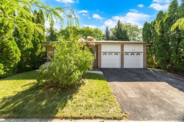 1166 Grand Boulevard, Oakville