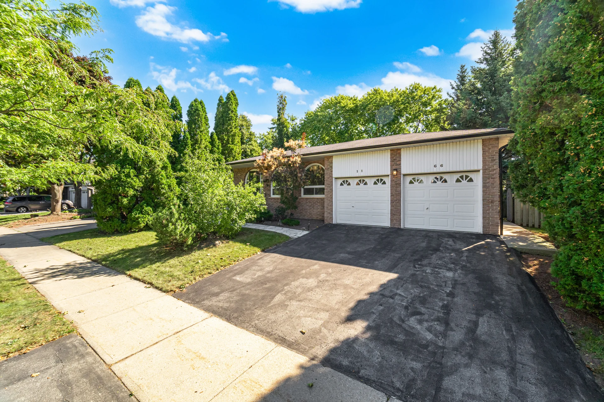 1166 Grand Boulevard, Oakville - photo 3
