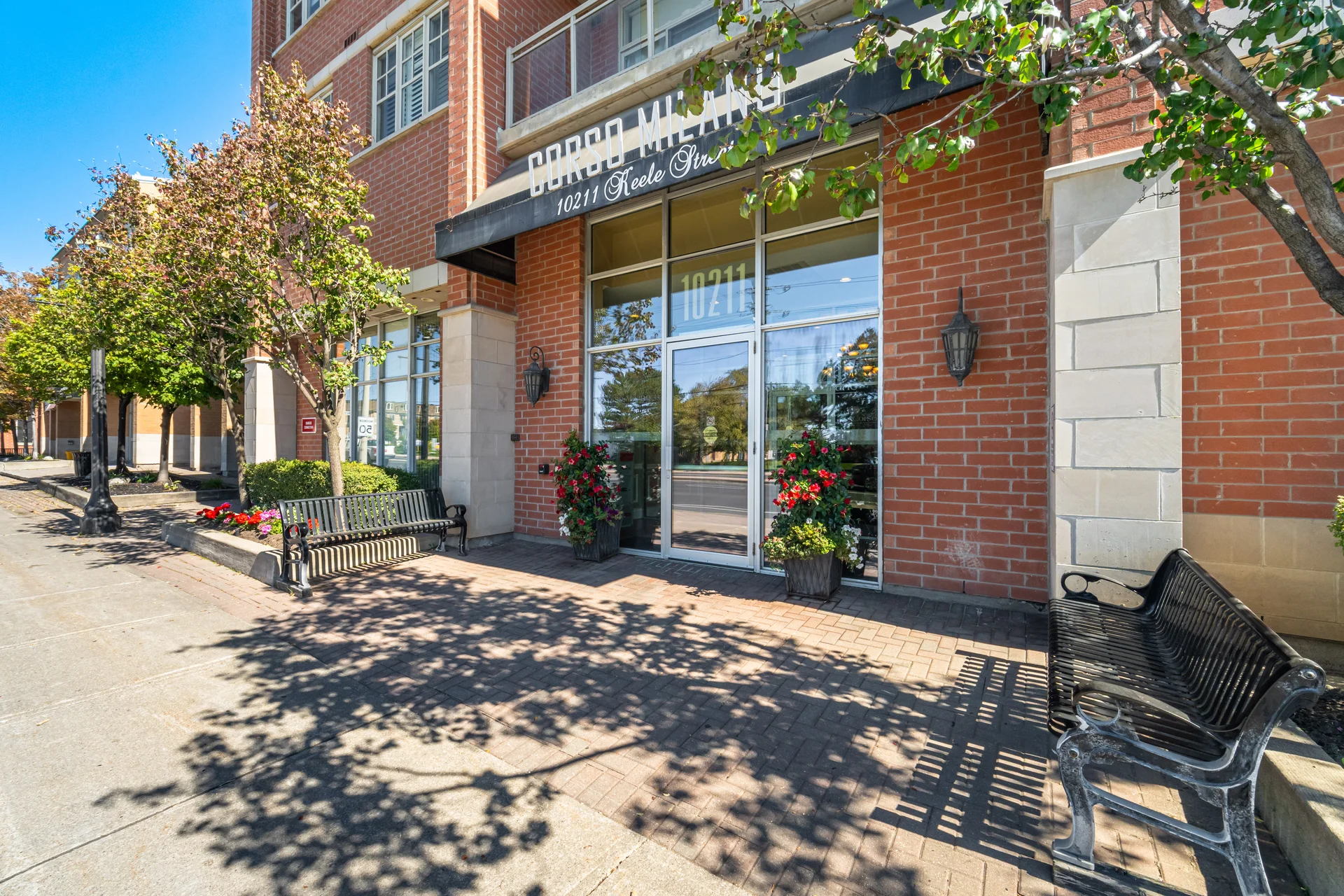 #207-10211 Keele Street, Maple - photo 2