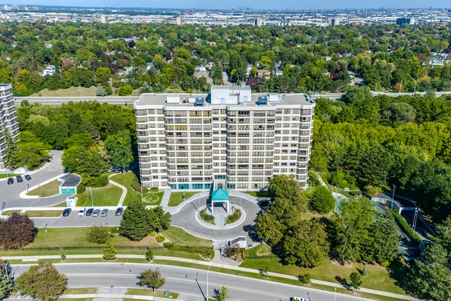 #404-330 Mill Street South, Brampton