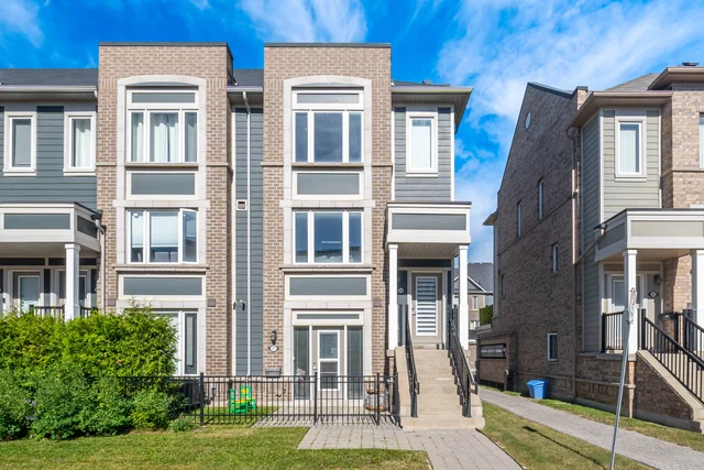 #218-250 Sunny Meadow Boulevard, Brampton