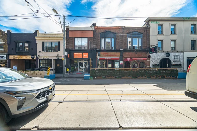 587 College Street, Toronto