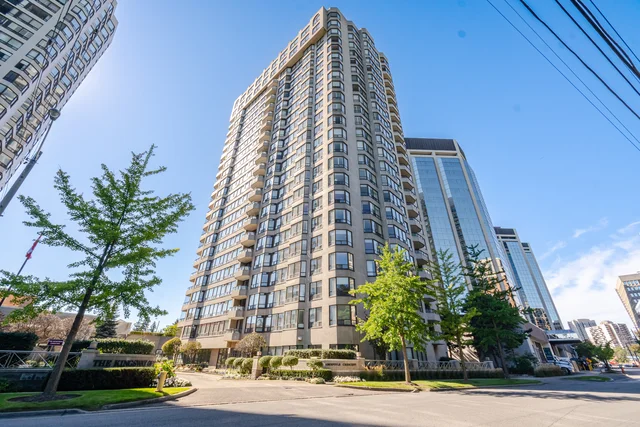 #411-1 Aberfoyle Crescent, Etobicoke