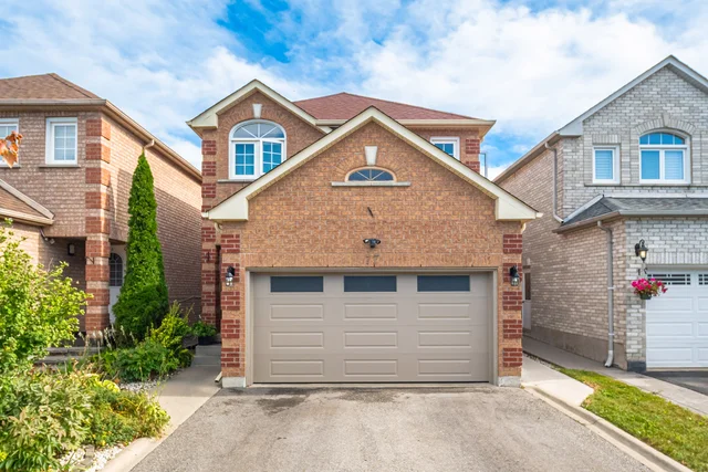 77 Arthurs Crescent, Brampton