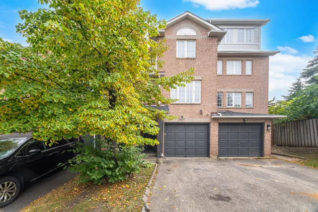 74 Spadina Road, Brampton