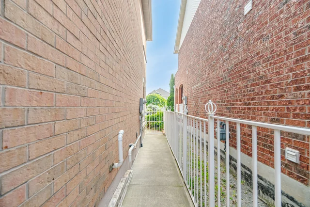 467 Stonetree Court, Mississauga - photo 17