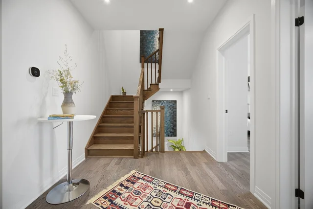 94 Settlers Road East, Oakville - photo 32