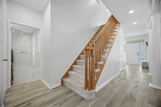 2249 Crestmont Drive, Oakville - photo 35