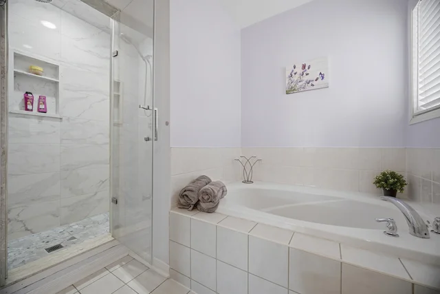 2249 Crestmont Drive, Oakville - photo 41