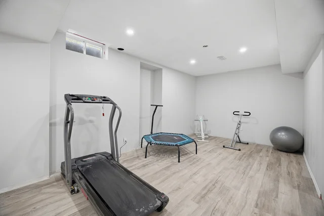 2249 Crestmont Drive, Oakville - photo 55