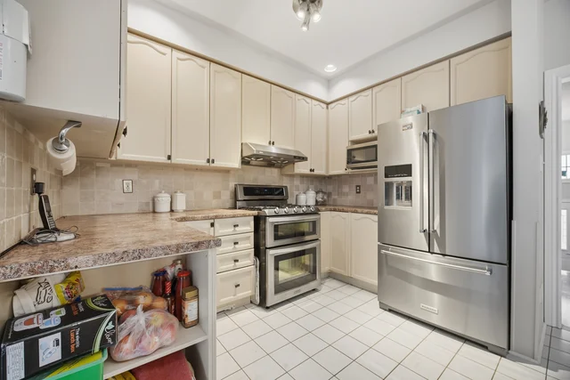 19 Amberdale Court, Caledon - photo 15