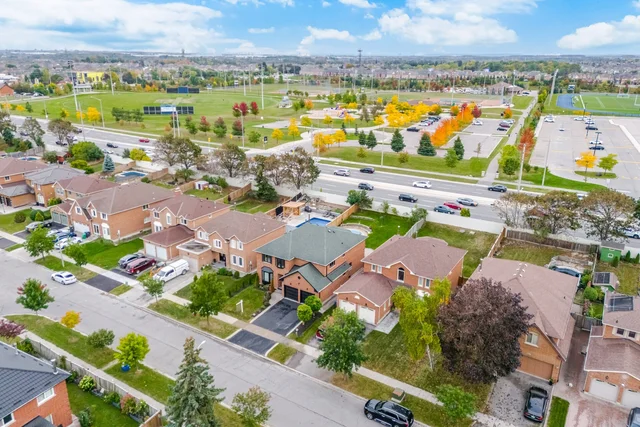 28 Corkett Drive, Brampton - photo 5