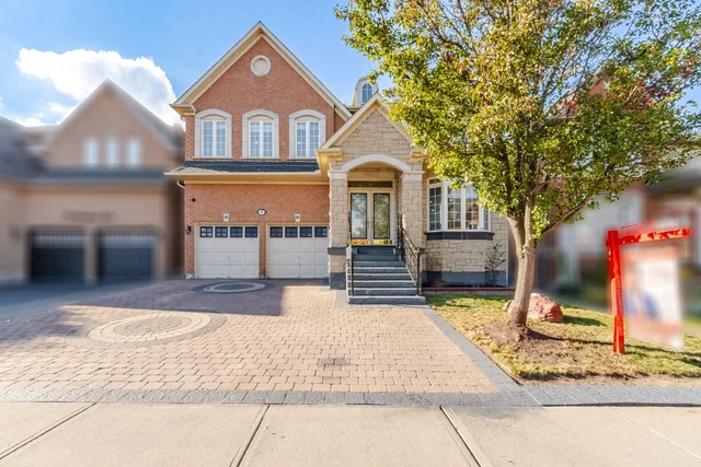 4 Castle Mountain Drive, Brampton - photo 3