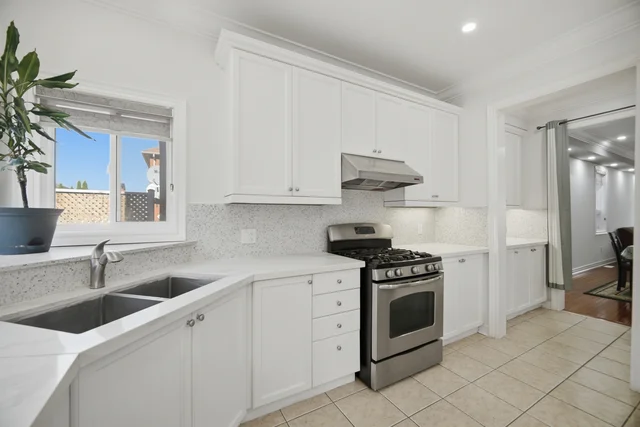 4 Castle Mountain Drive, Brampton - photo 27