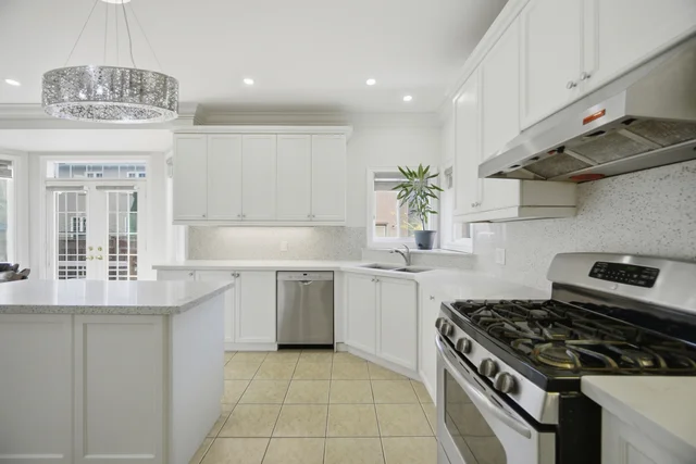 4 Castle Mountain Drive, Brampton - photo 28