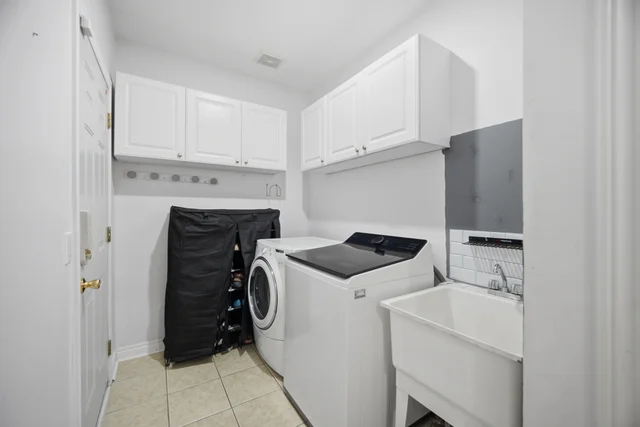 4 Castle Mountain Drive, Brampton - photo 37