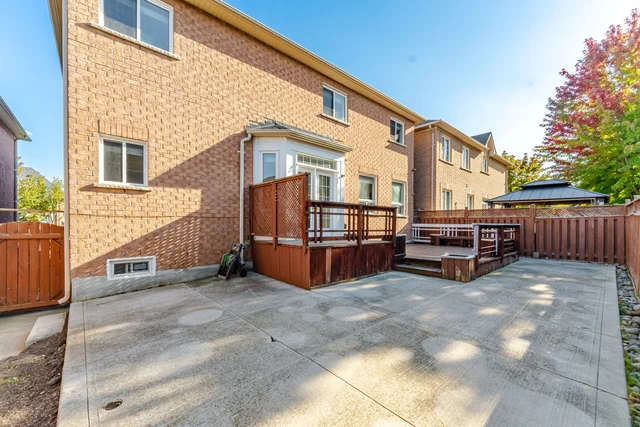 4 Castle Mountain Drive, Brampton - photo 92