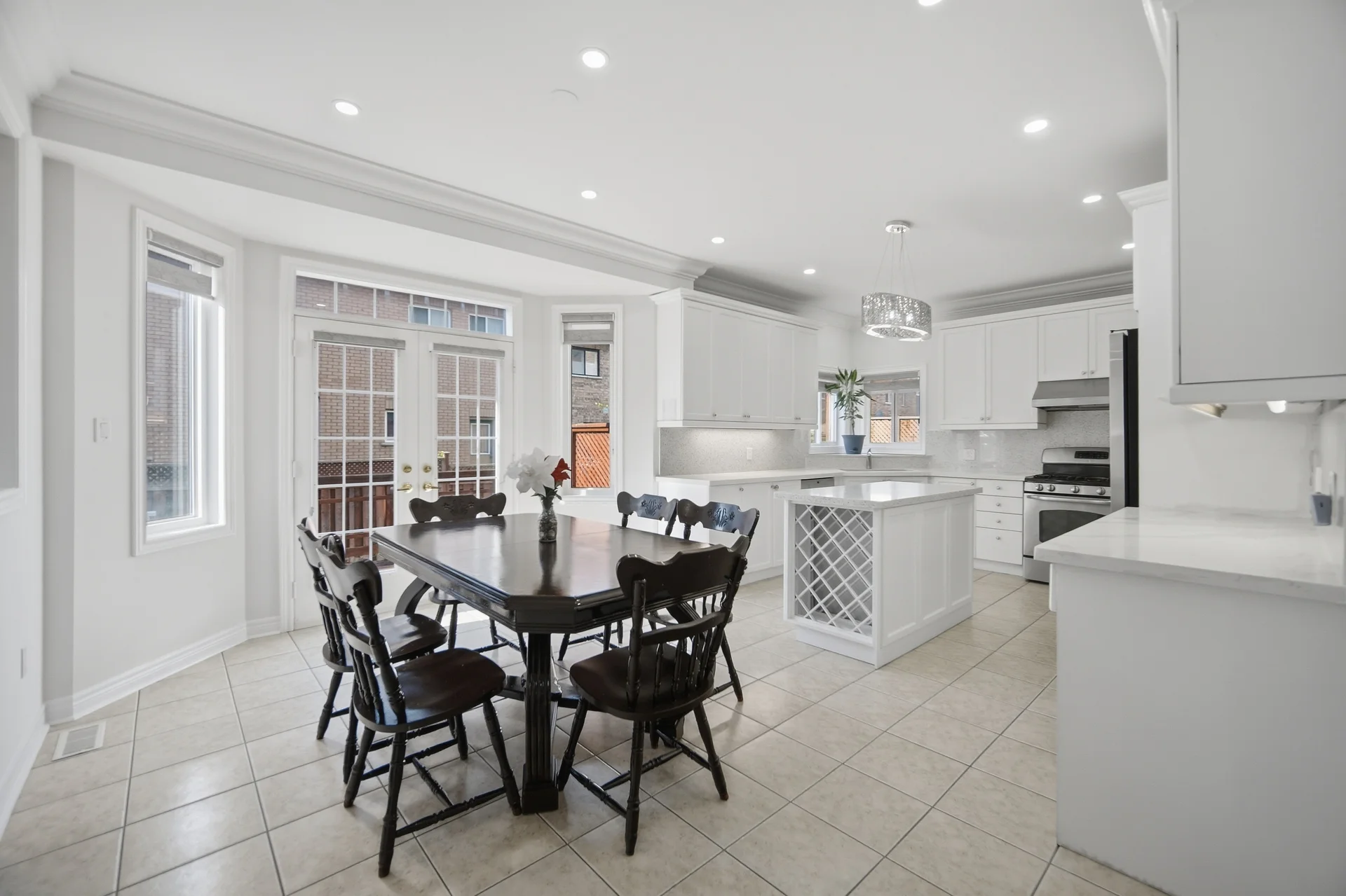 4 Castle Mountain Drive, Brampton - photo 22