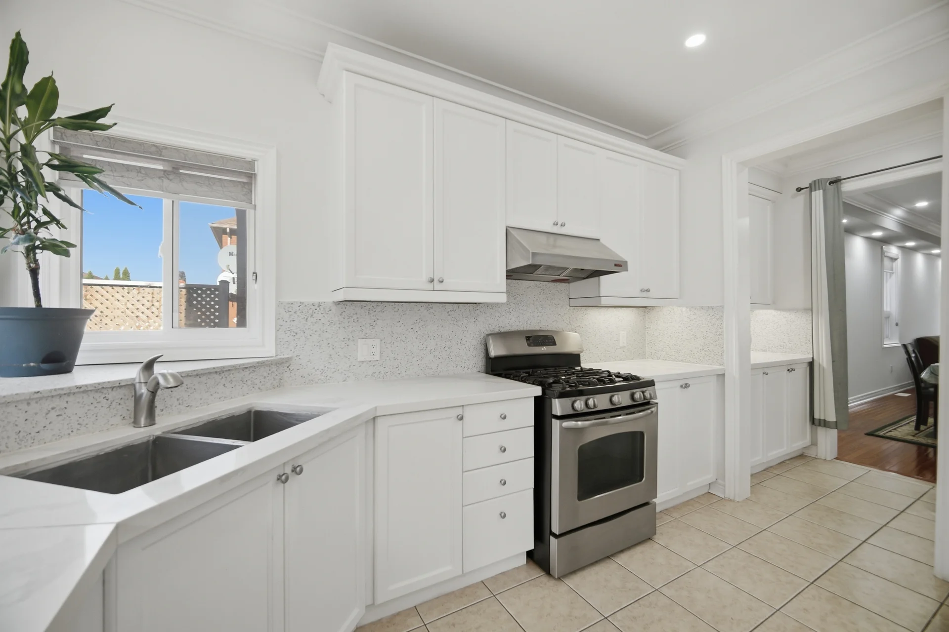 4 Castle Mountain Drive, Brampton - photo 27