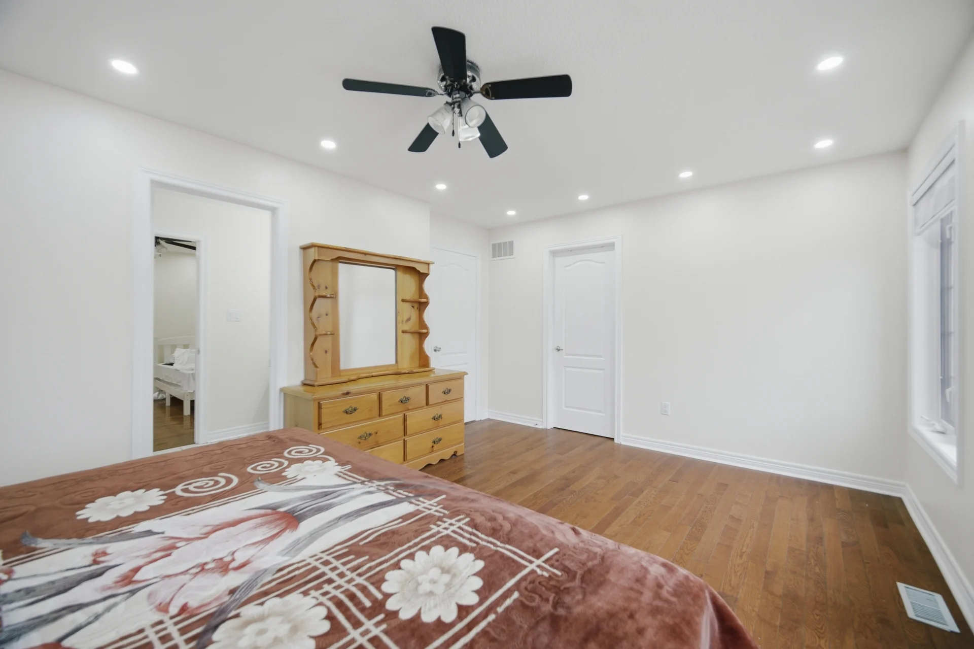 4 Castle Mountain Drive, Brampton - photo 52
