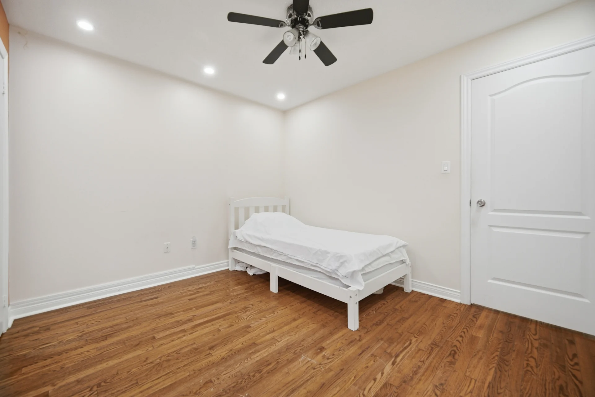 4 Castle Mountain Drive, Brampton - photo 56