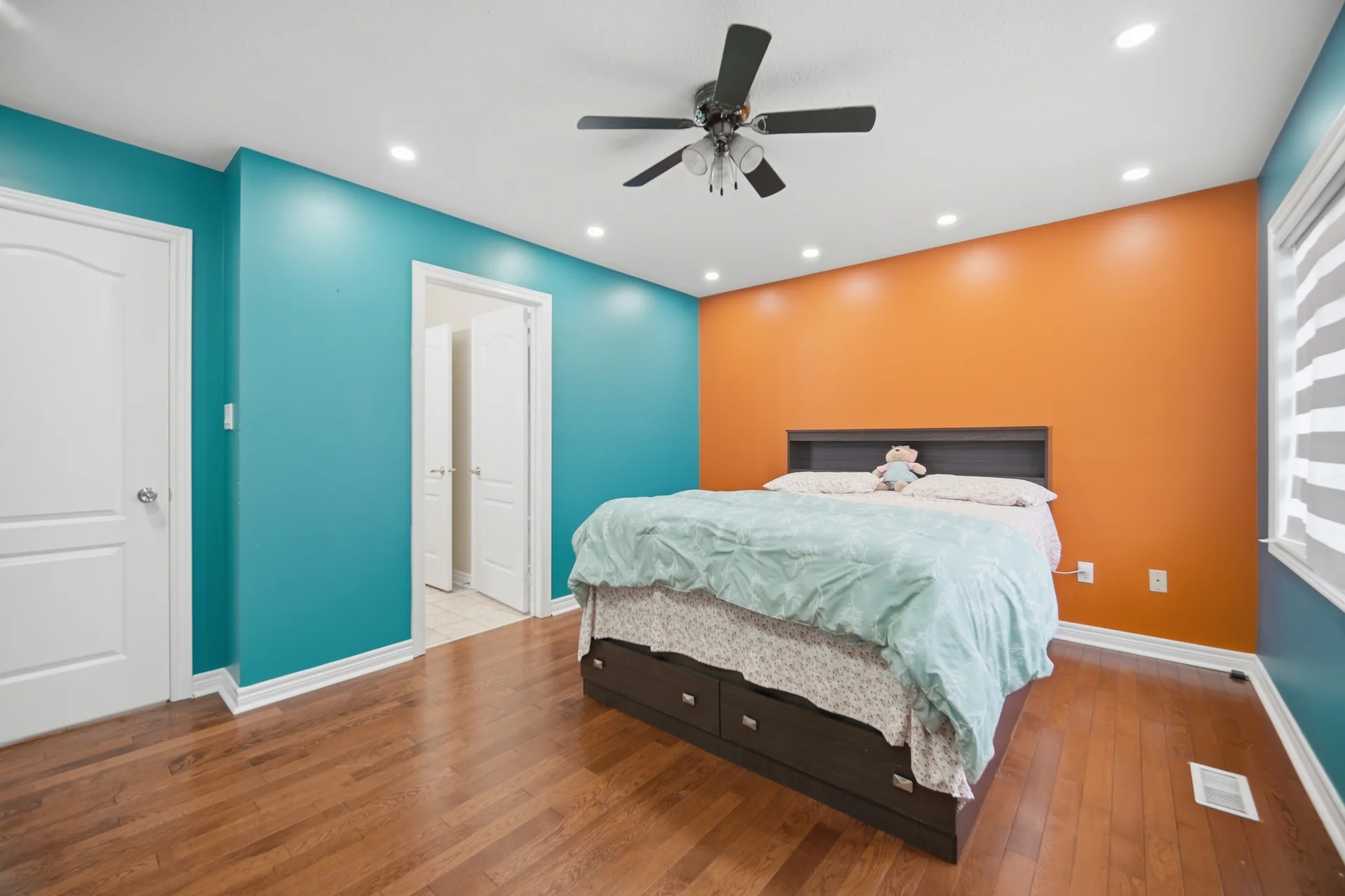 4 Castle Mountain Drive, Brampton - photo 59