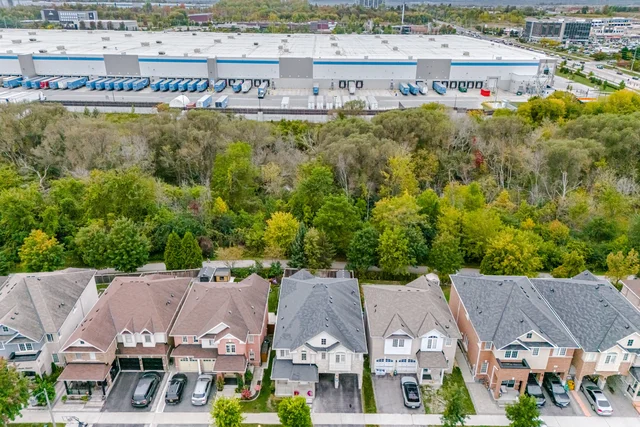 33 Mosely Crescent, Ajax