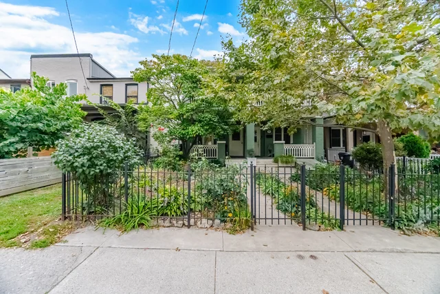 111 Palmerston Avenue, Toronto
