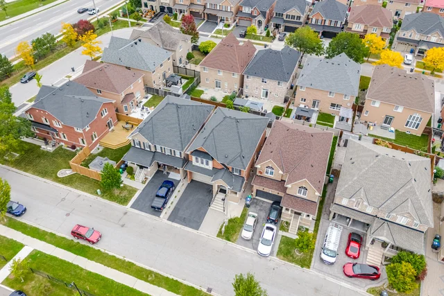 39 Hadfield Circle, Brampton - photo 2